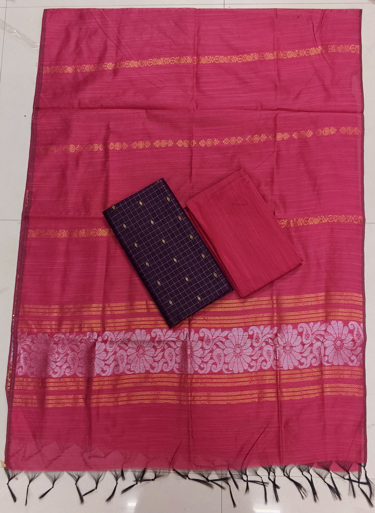 peech colour jamdhani duppata with wine raw silk top and bottom 3 pieces et