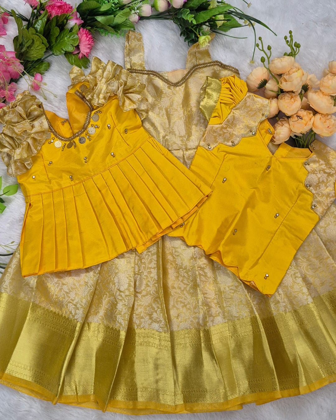 Bright and graceful Mustard Yellow &amp; Gold color combination