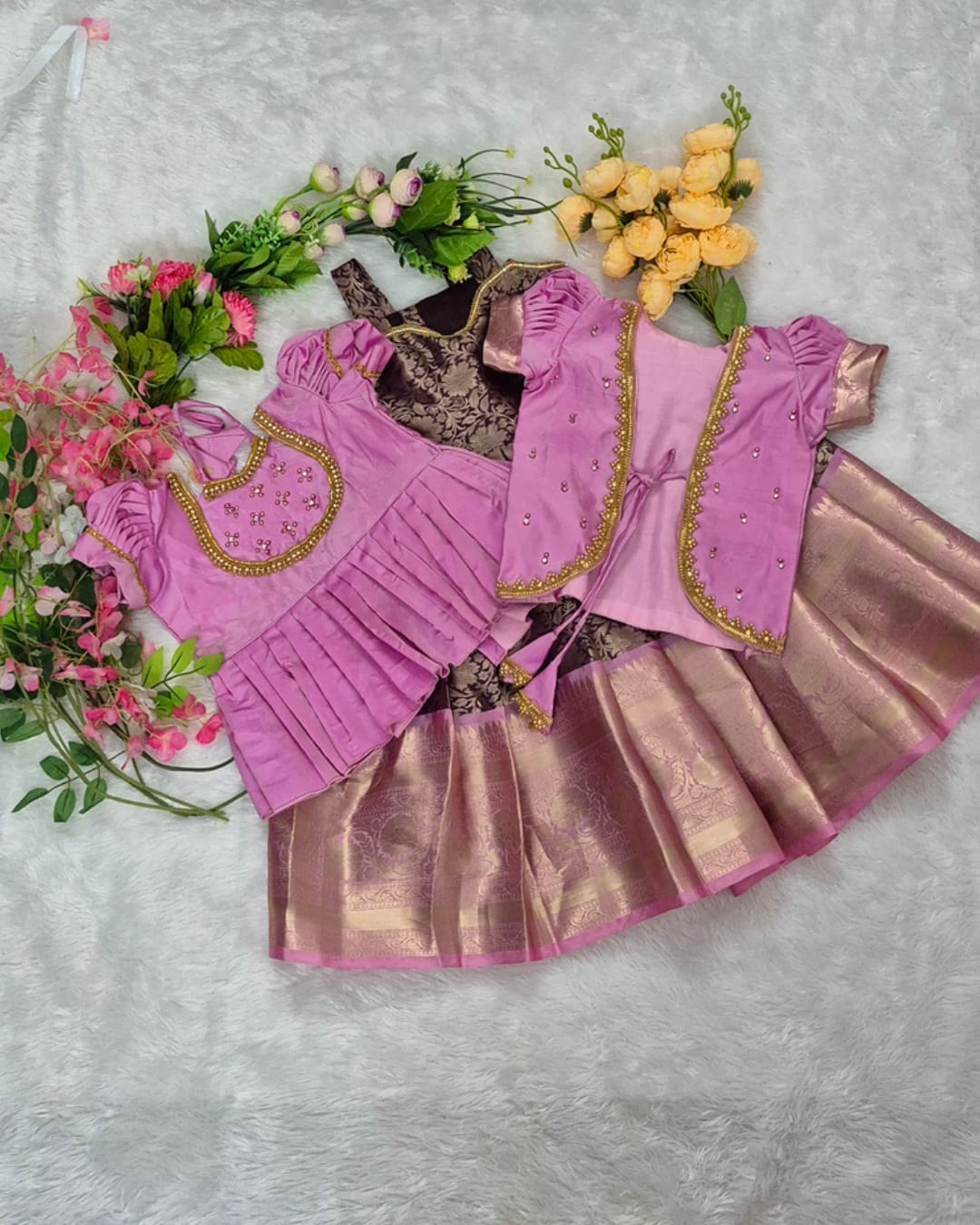 Beautiful and elegant Pink &amp; Gold color combination